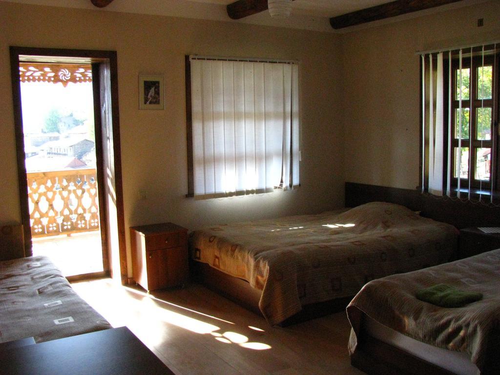 Guest House Shina Omalo Rum bild